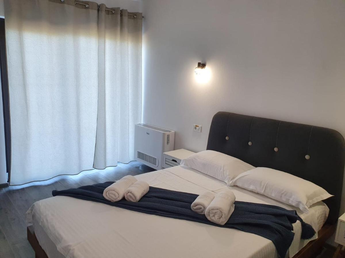 Hill House Hotel Szörényvár Kültér fotó