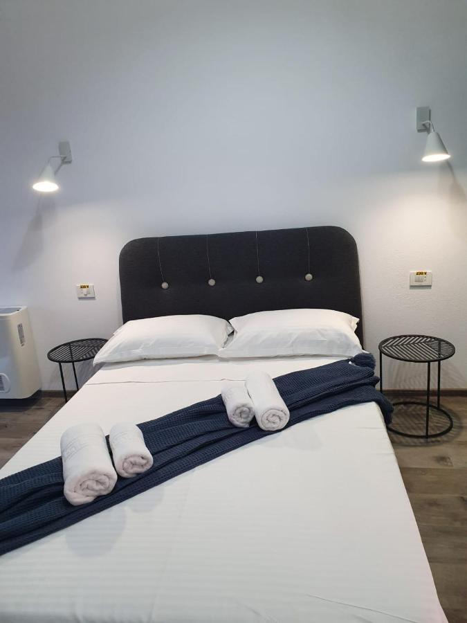 Hill House Hotel Szörényvár Kültér fotó